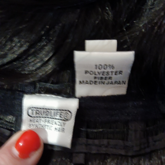 Wispy Cut Wig by Hairdo. - Picture 10 of 11